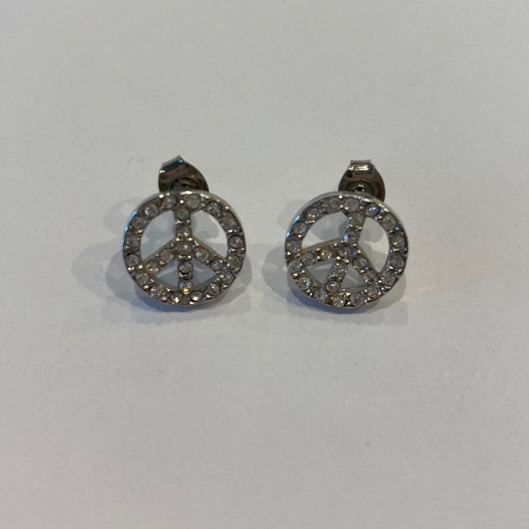 Sliver peace sign stud earrings with rhinestone inlay - Picture 1 of 4